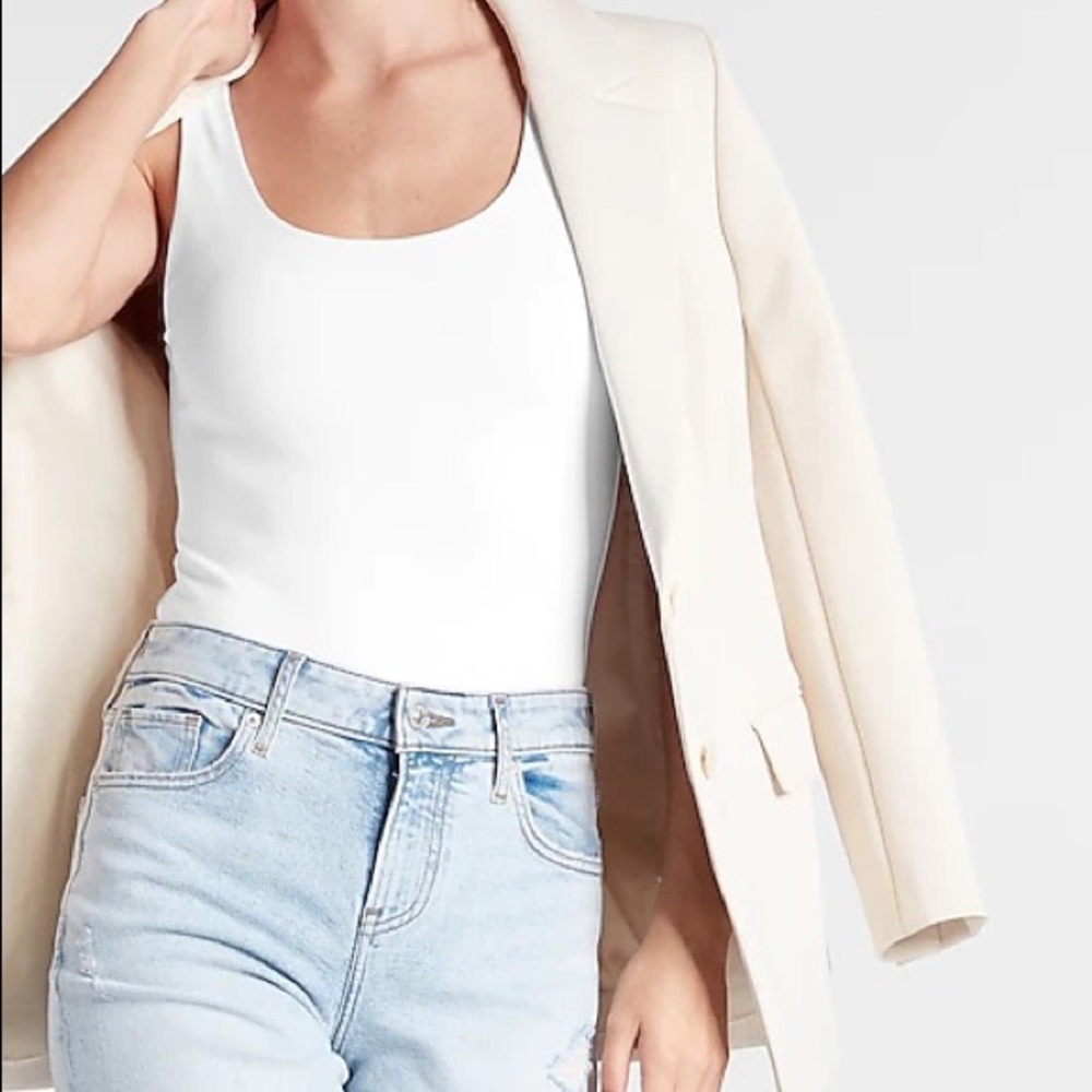 Express Body Contour Scoop Neck Bodysuit
